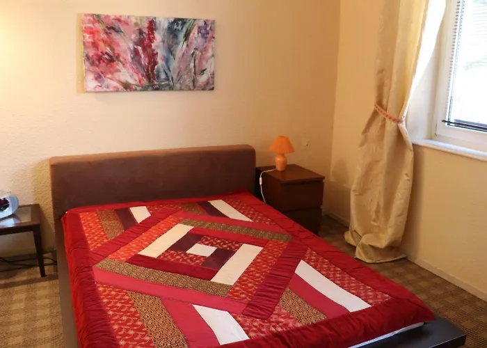 Mit Gartenblick Und Kleines Im 3 Familienhaus *